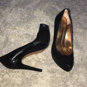 🔥BCBGeneration Parade Snakeskin Pumps